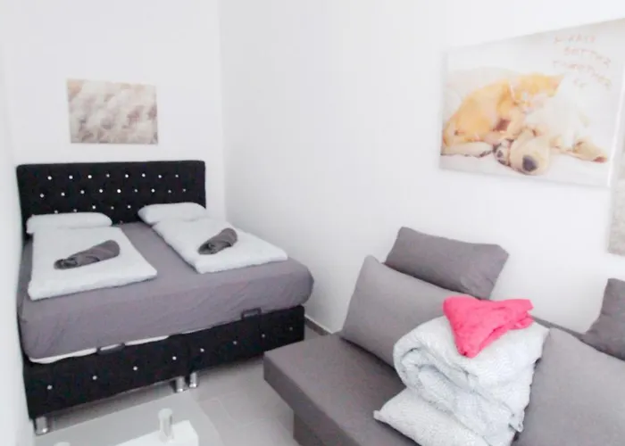 Δωμάτια σε οικογενειακή κατοικία Cozy In Center Dw3 *